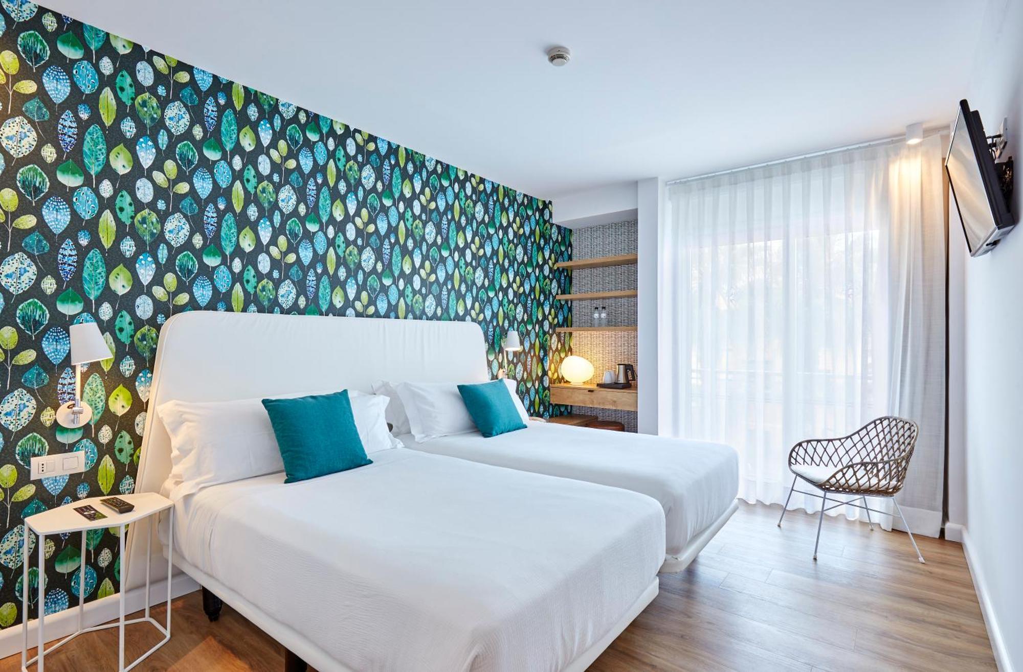 Superior Double or Twin Room with Pool View,1234924871:JPEG