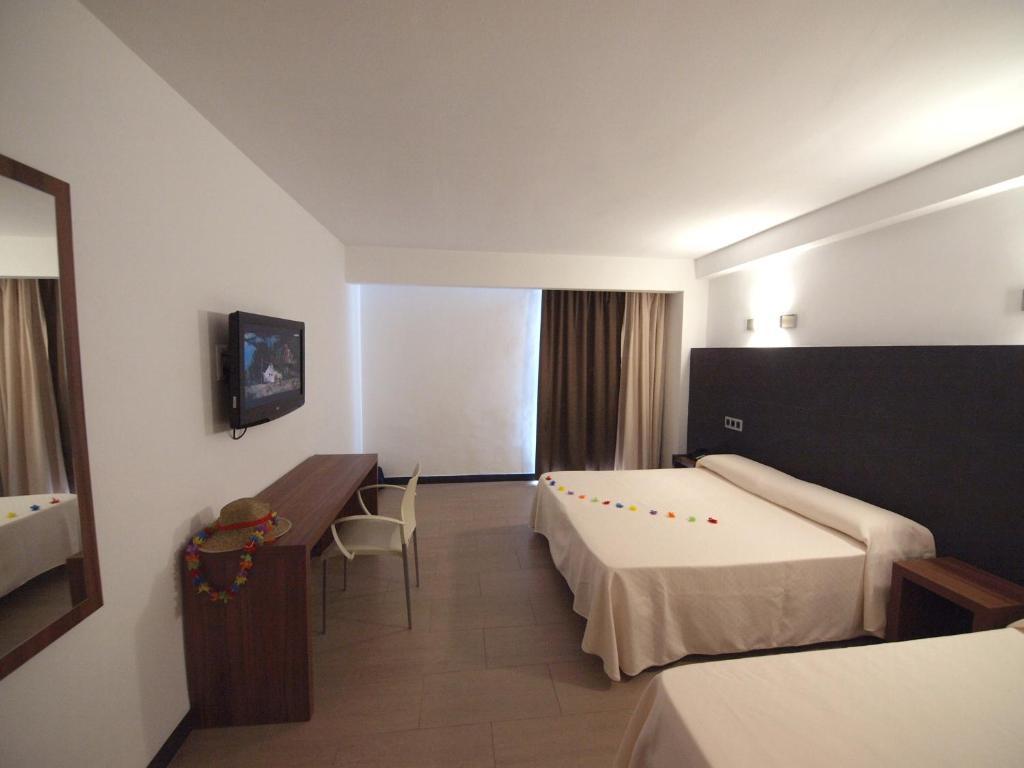 Double or Twin Room with Spa Access,1600560170:JPEG